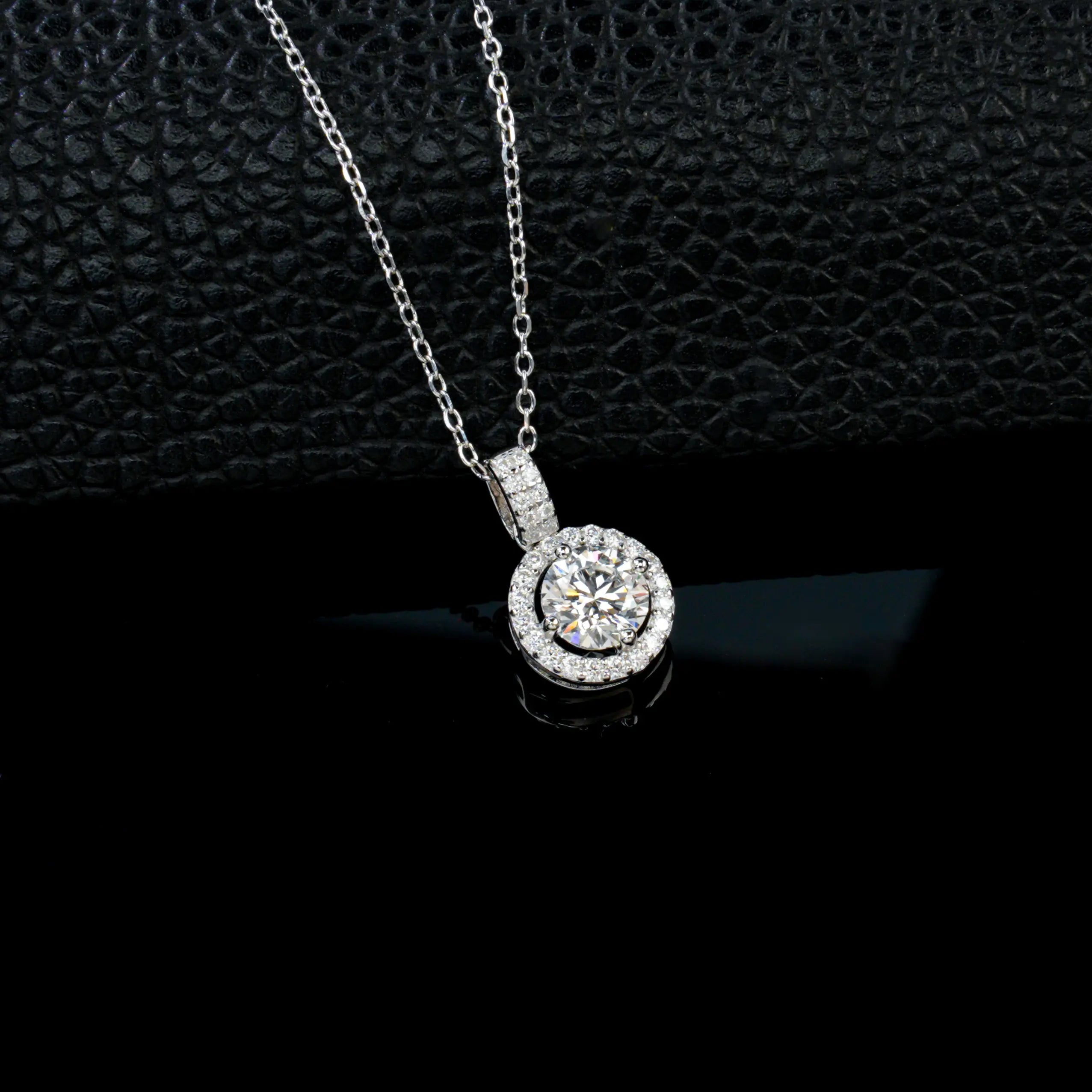 S925 Silver Brilliant Halo Solitaire Lab Grown Diamond Necklace