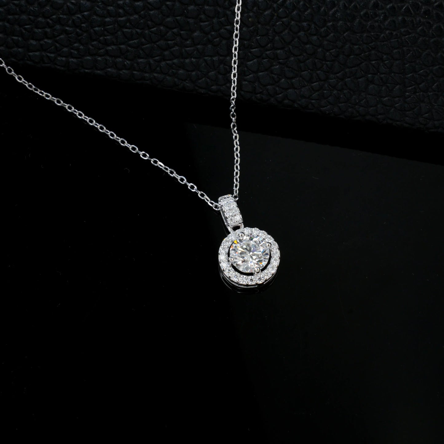 S925 Silver Brilliant Halo Solitaire Lab Grown Diamond Necklace