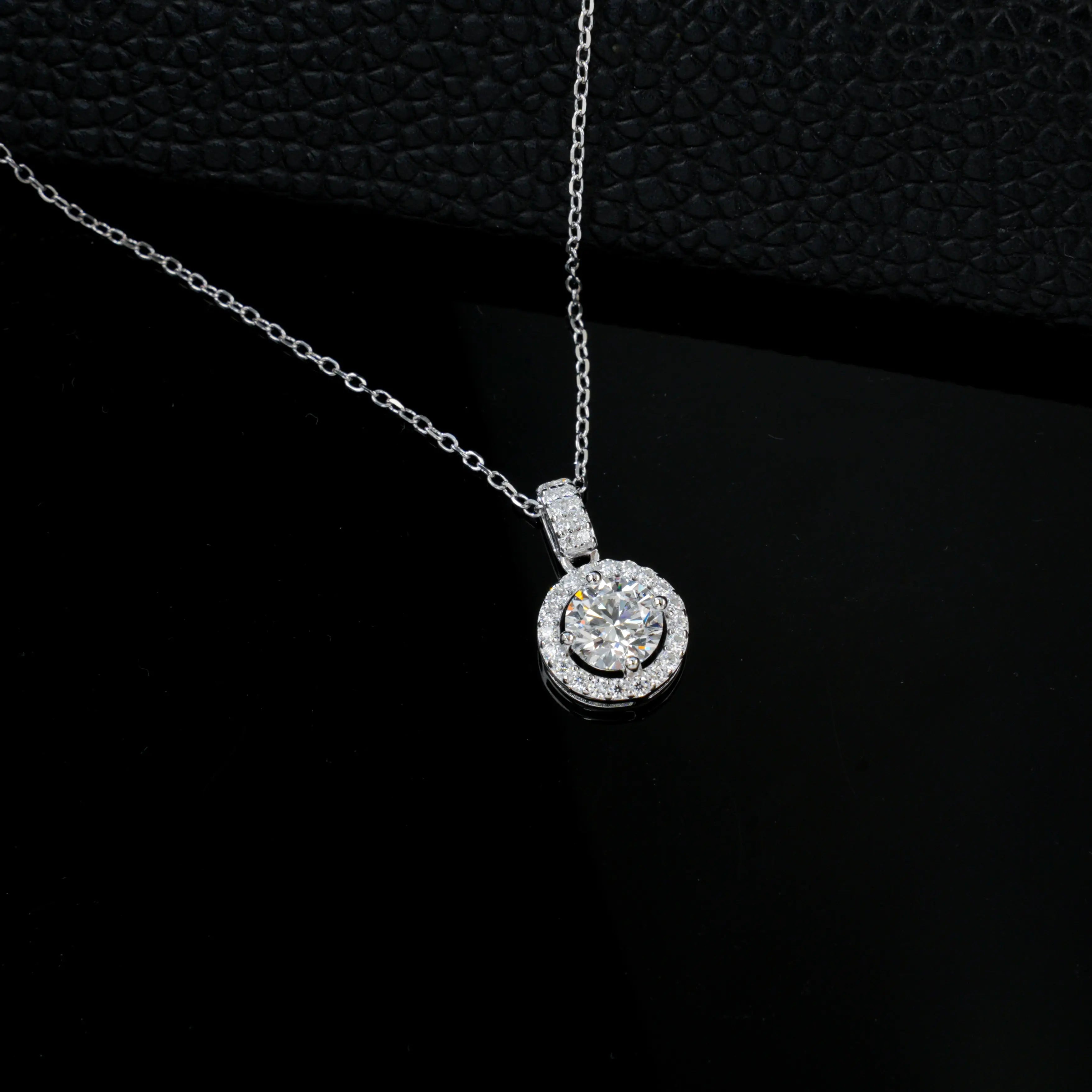 S925 Silver Brilliant Halo Solitaire Lab Grown Diamond Necklace