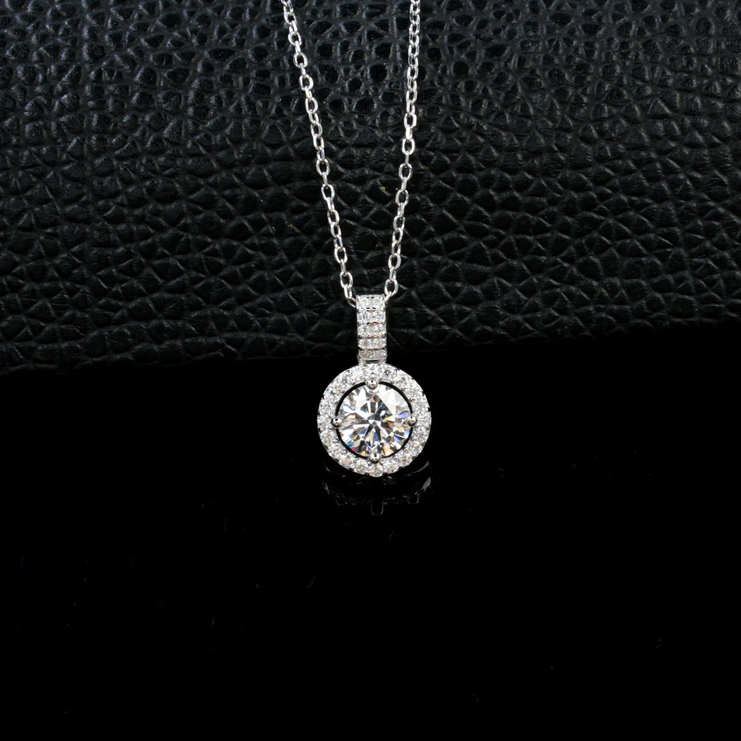 S925 Silver Brilliant Halo Solitaire Lab Grown Diamond Necklace