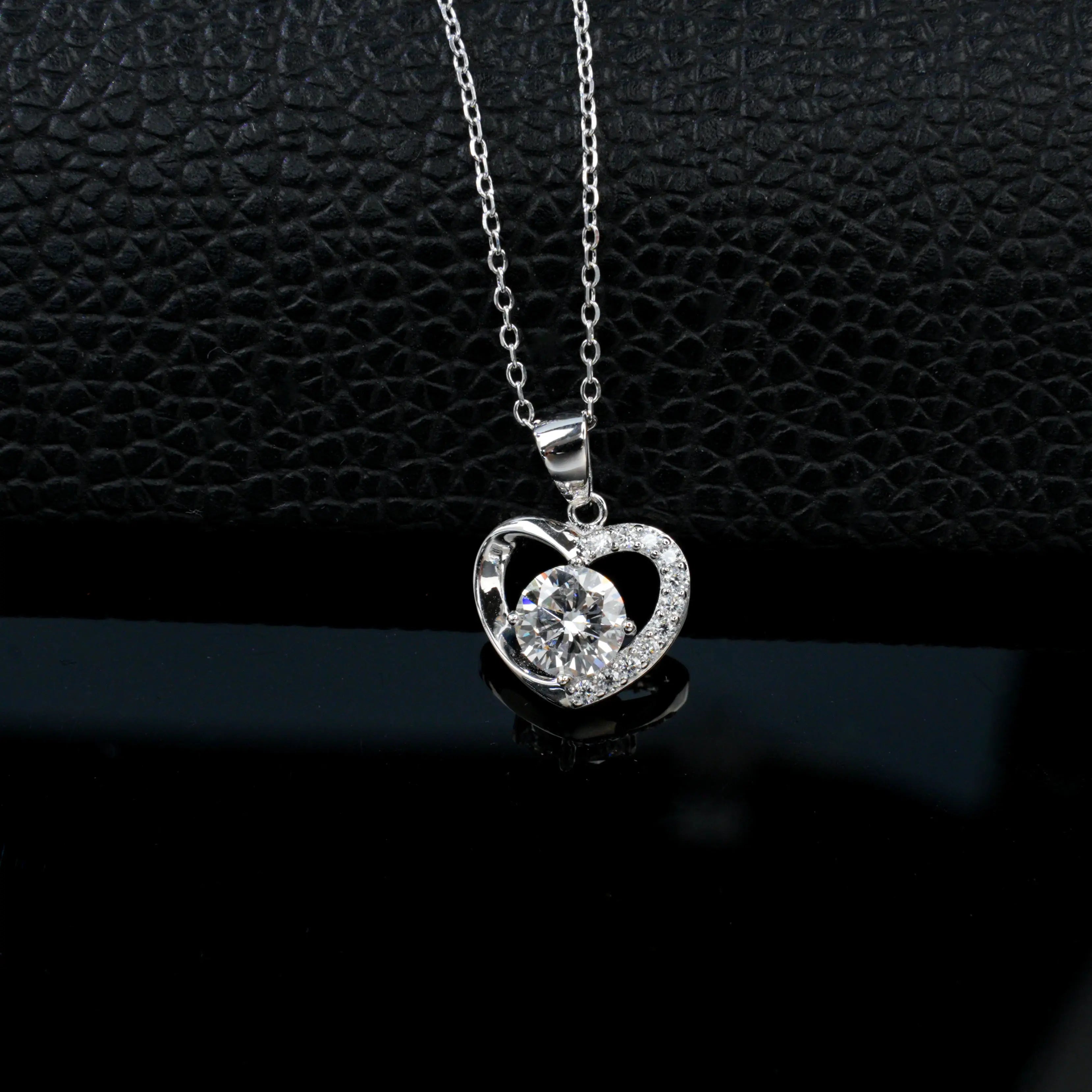 S925 Silver Heart Kiss Lab Diamond Diamond Necklace