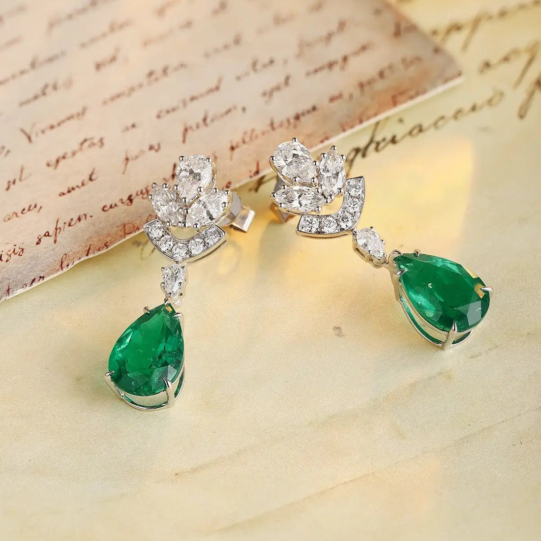 PT950 Cultured Diamond Cultured Emerald 5ct Pear Shape Stud Earrings