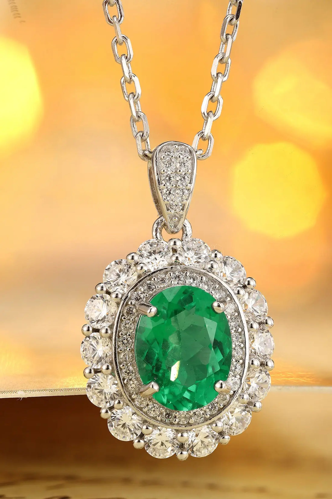 PT950 Lab Grown Diamond & Lab Grown Emerald 1.8ct Oval Shape Necklace