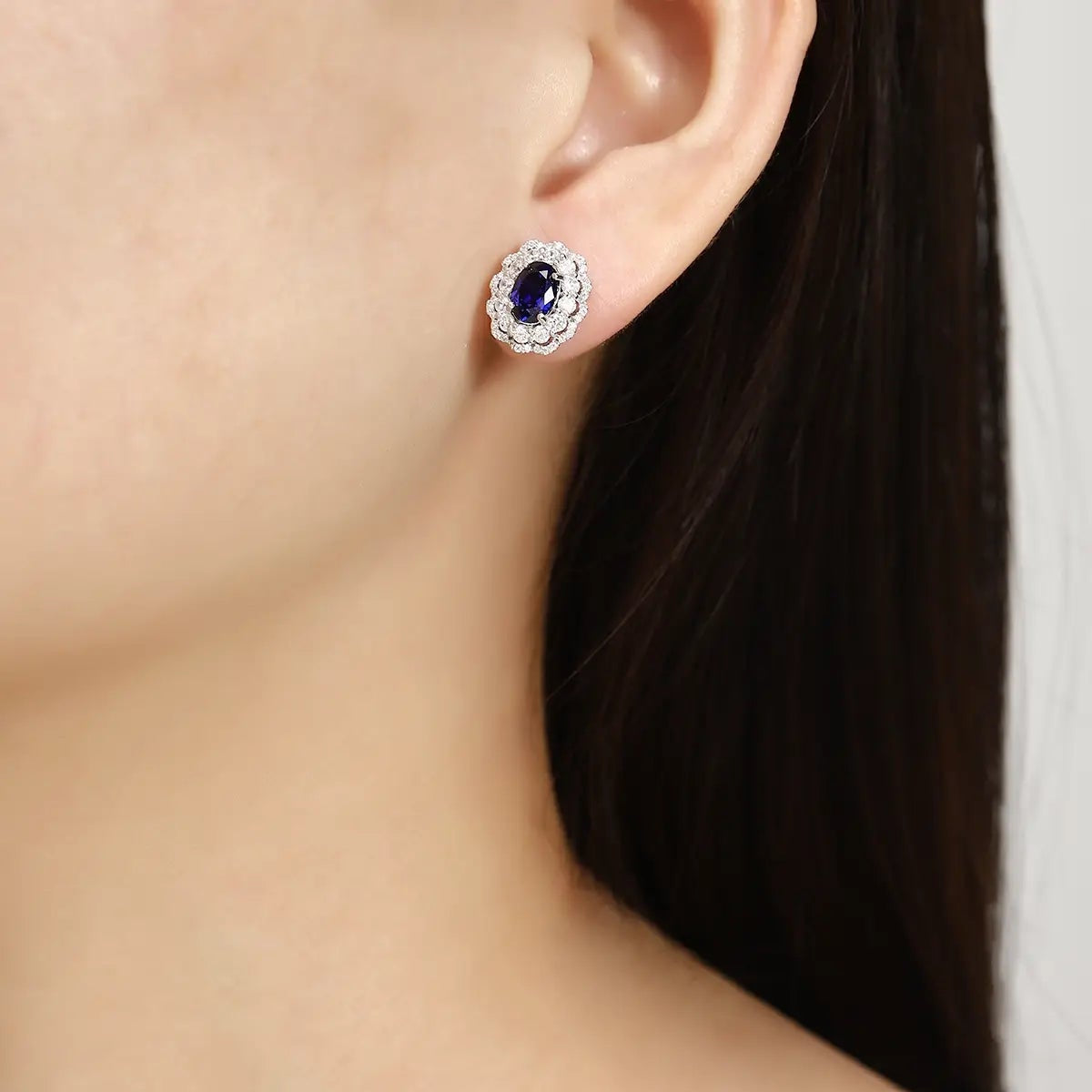 PT950 Lab Grown Diamond & Lab Grown Sapphire 2ct Oval Shape Earring