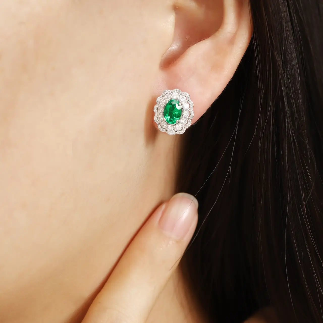 PT950 Lab Grown Diamond & Lab Grown Emerald 1ct Oval Shape Earrings