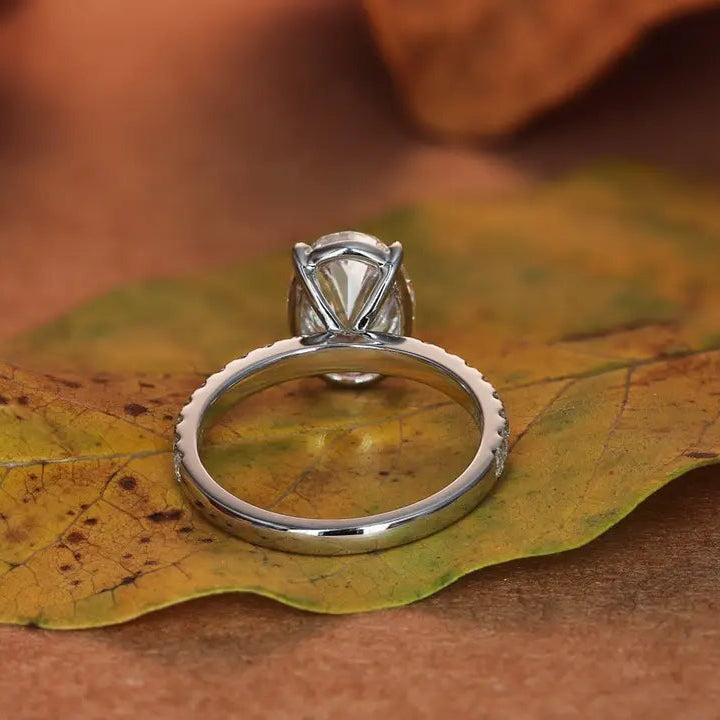 18K Lab Grown Diamond 3ct Oval Shape Ring