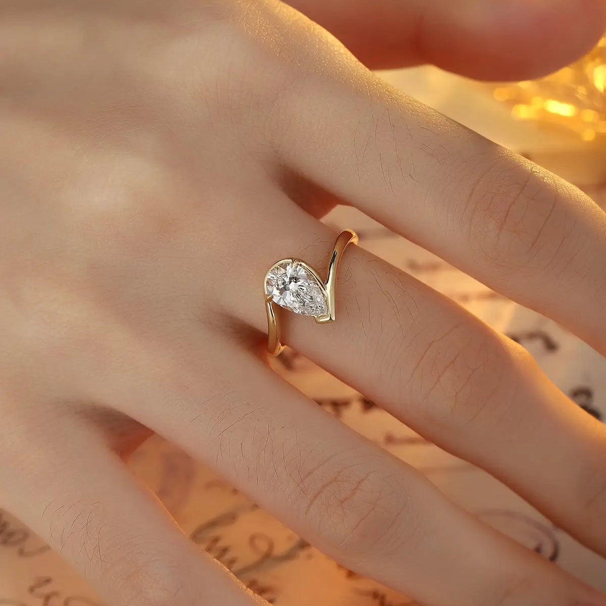 18K Lab Grown Diamond 1ct Pear Shape Ring