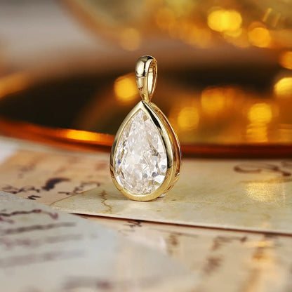 18K Gold Lab Grown Diamond Pendant