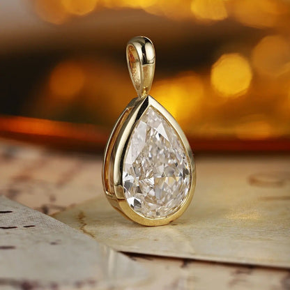 18K Gold Lab Grown Diamond Pendant