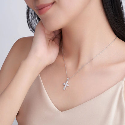 S925 Silver-plated 18K White Gold Moissanite Cross Pendant 0.31 ct