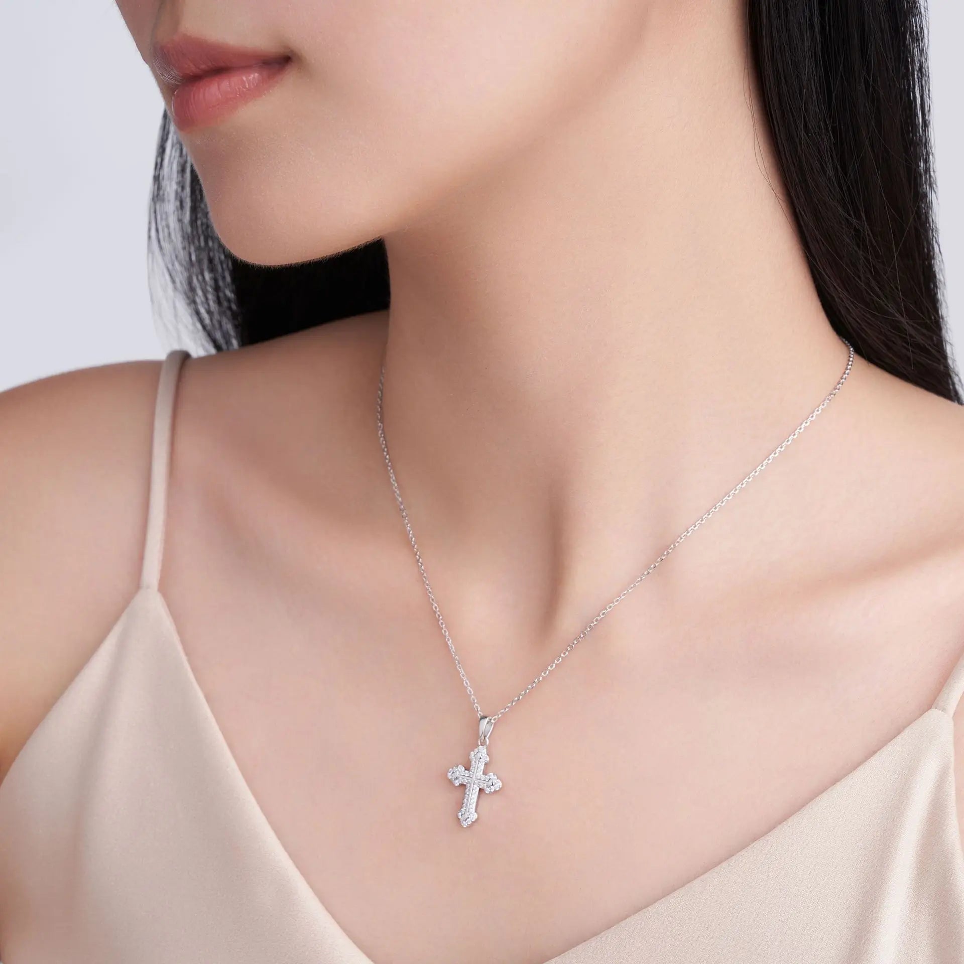 S925 Silver-plated 18K White Gold Moissanite Cross Pendant 0.31 ct