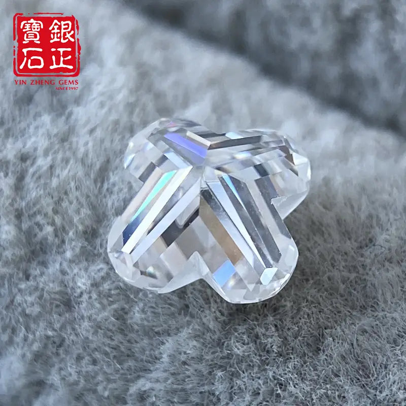 6A Grade 4 Leaf Clover Cut D Color Moissanite