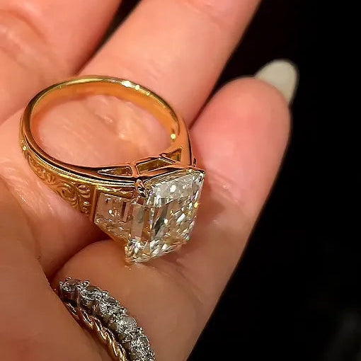 18K Lab Diamond Ashoka Cut Ring IGI Certified VS1 F