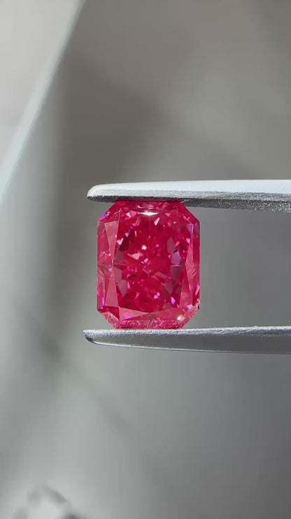 HPHT Lab Grown Red Color Diamonds Radiant Cut 0.5ct~5.0ct VVS/VS With Certificate