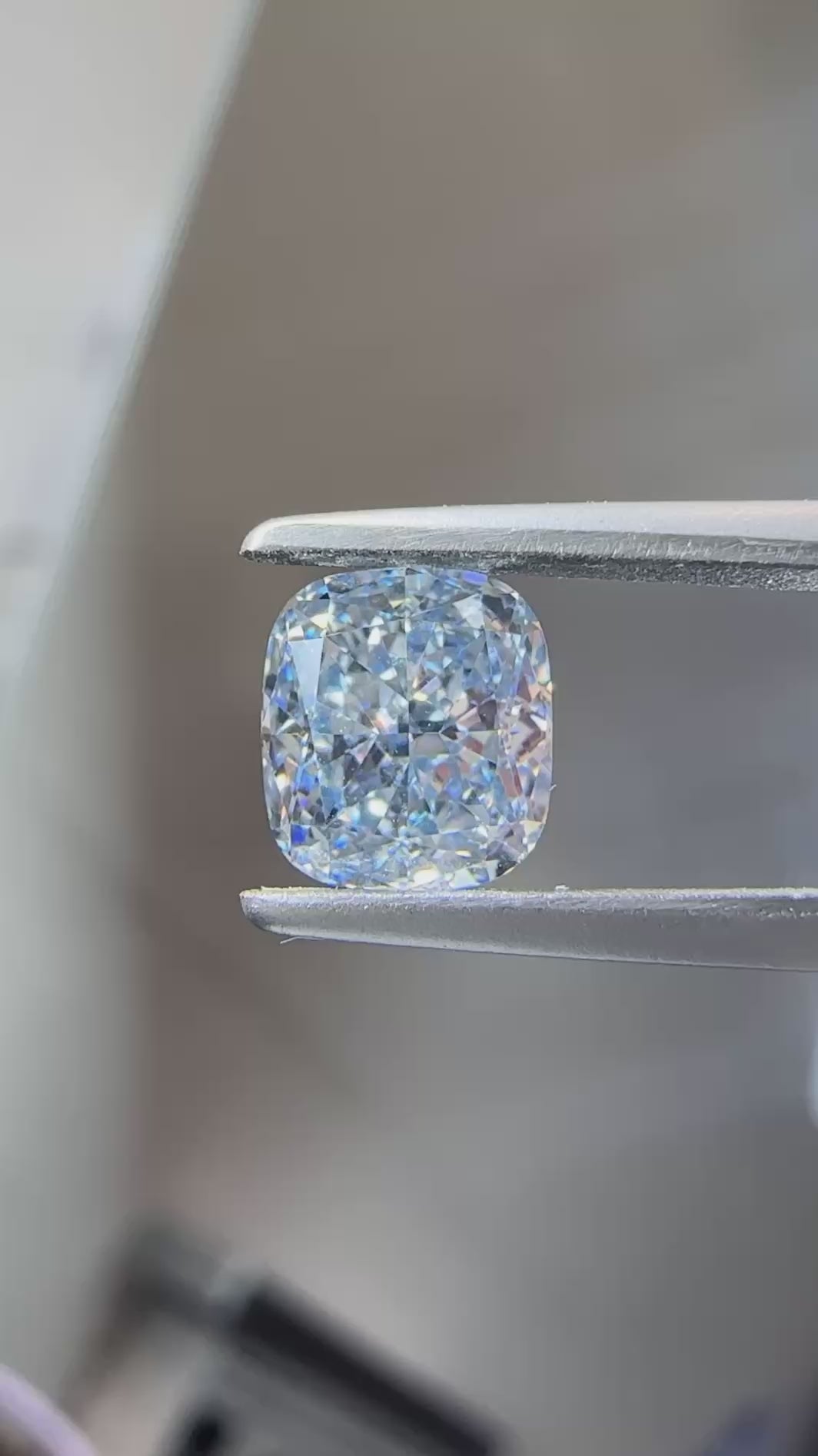 HPHT Lab Grown Blue Color Diamonds Cushion Shape VVS2 With IGI Certificate