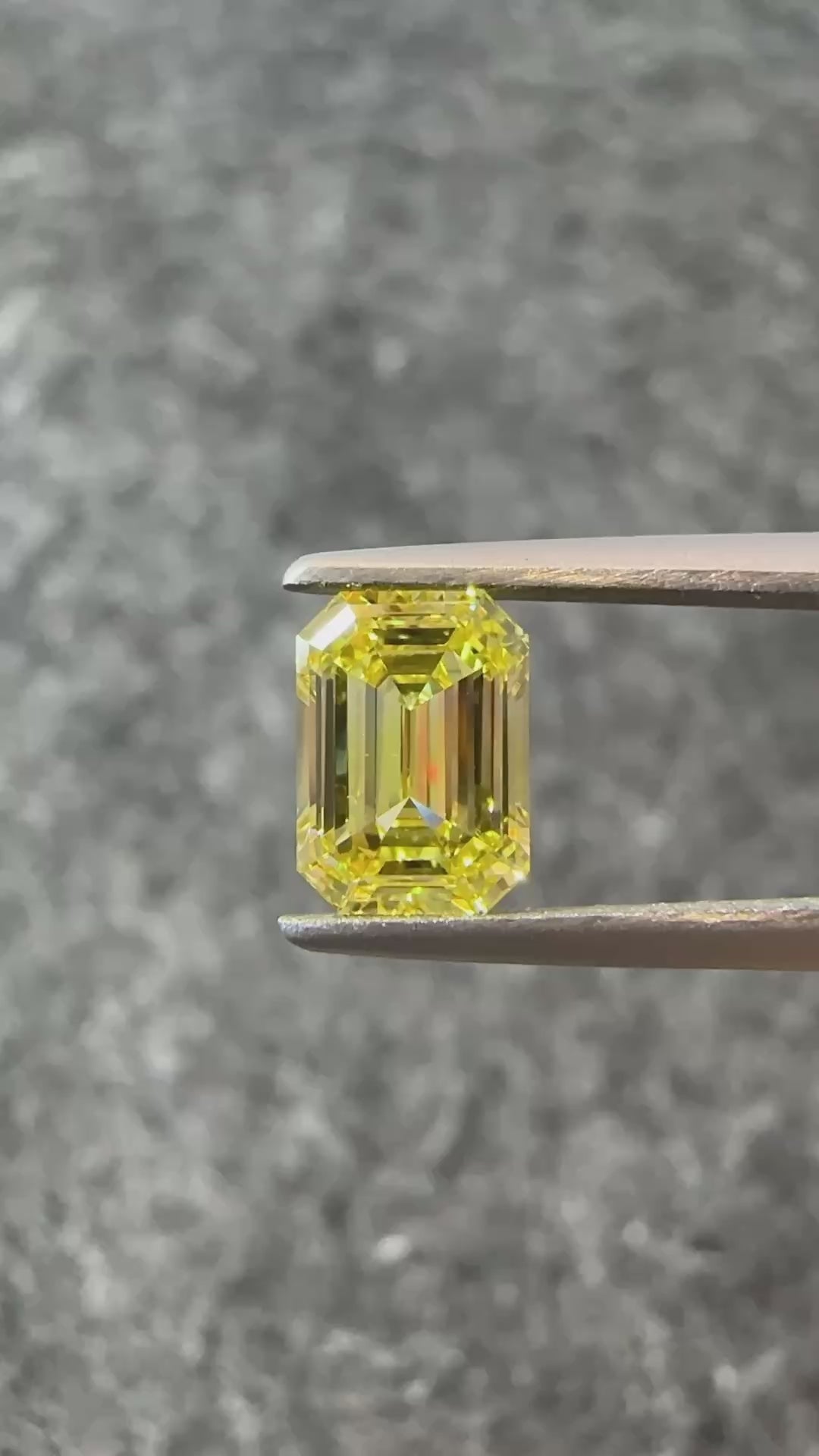 HPHT Lab Grown Yellow Color Diamonds Emerald Cut 0.5ct~5.0ct VVS/VS With IGI Certificate