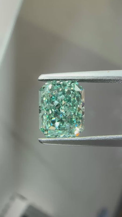 HPHT Lab Grown Green Color Diamonds Radiant Cut  0.5ct~5.0ct VVS/VS With IGI Certificate
